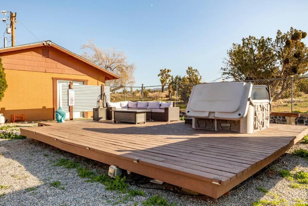Jt'S Star Catcher Cabin - Hot Tub Yucca Valley Exterior photo